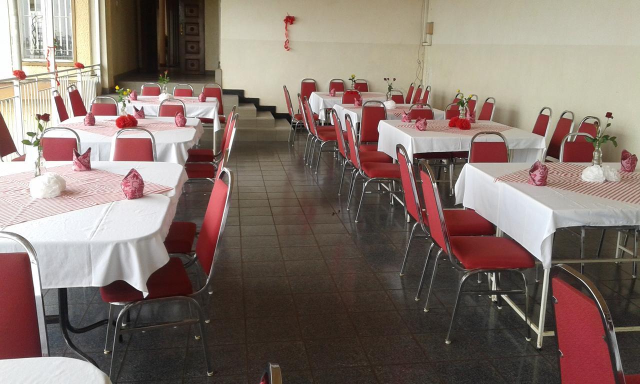 Brisk Hotel Triangle Njeru Экстерьер фото